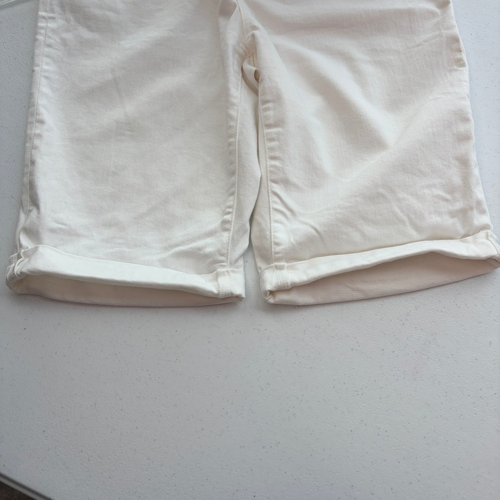 Chico's So Slimming Girlfriend Shorts Size 1 (8-10) White Excellent - Picture 4 of 8